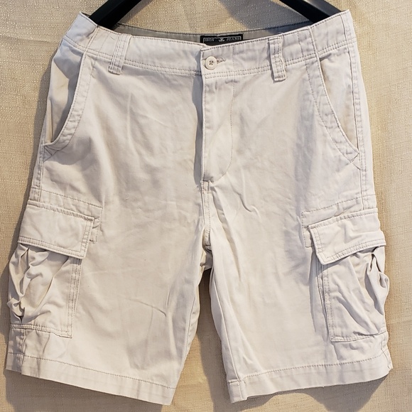 Men's Cargo Shorts - Picture 2 of 4